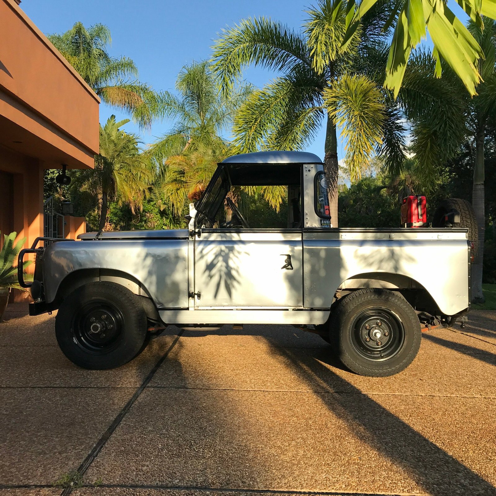 1963 Series 2A 88 Sandy — exterior