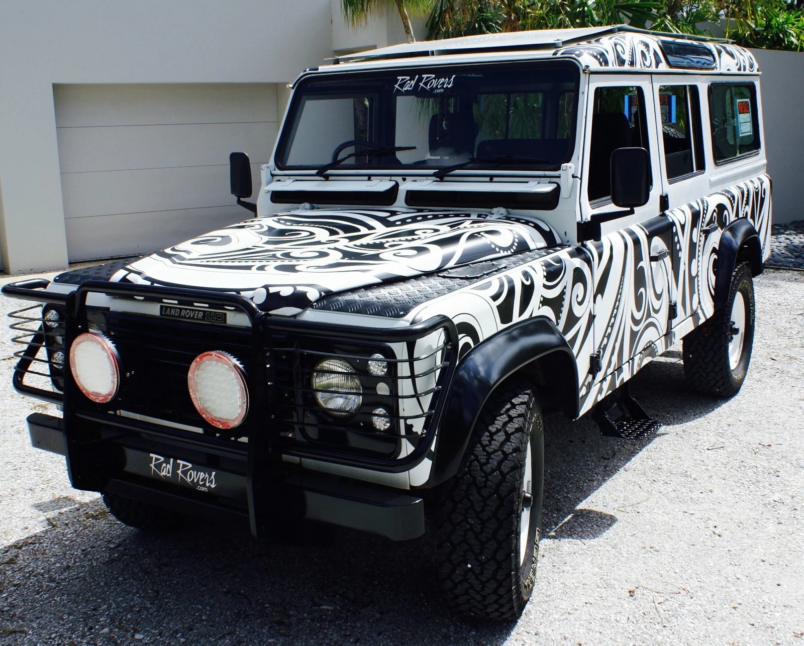 1990 Land Rover Defender 110 Country — Polynesia